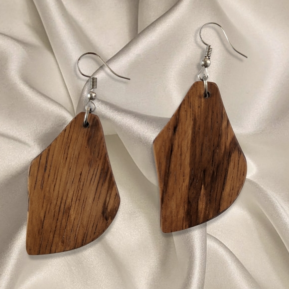 Handmade African wooden Earrings Brown 🤎 🤎 - Picture 3 of 4